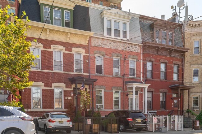 Foto del edificio - 3306 Hudson Ave