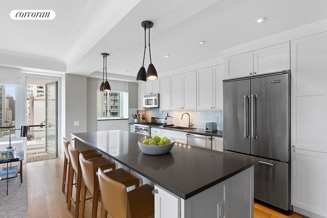 Foto del edificio - 200 E 66th St