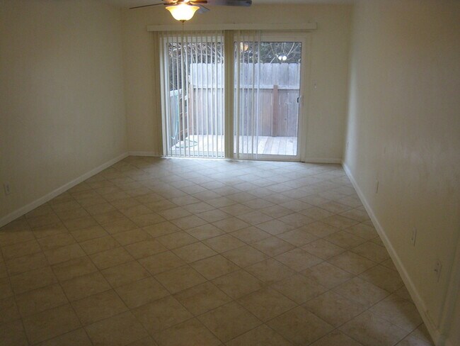 Building Photo - 4453 Rosebud Ln