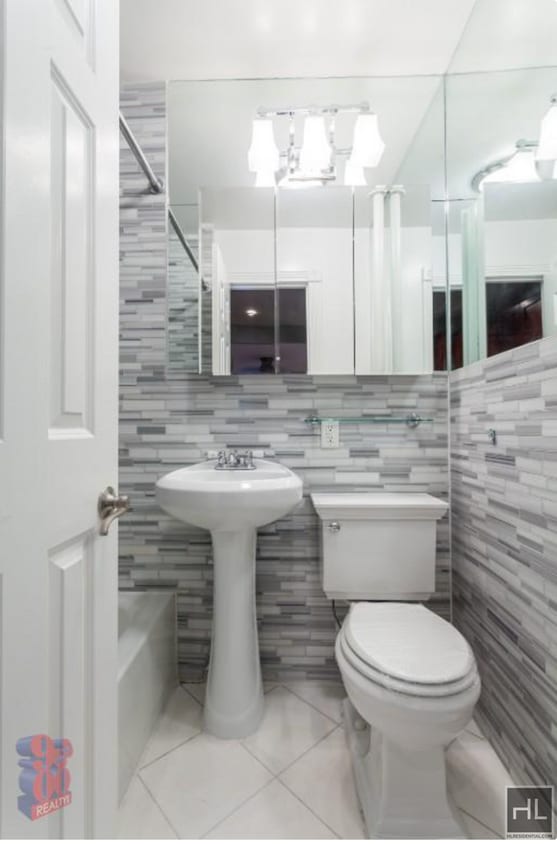 Building Photo - E 10TH ST.