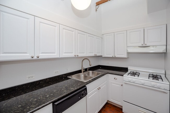 Building Photo - 1251 W Belden Ave