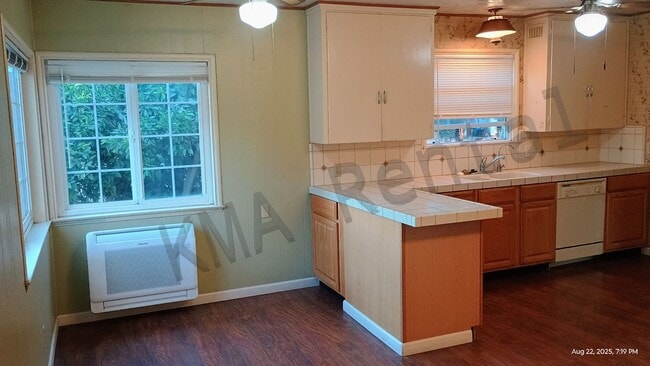 Building Photo - 7305 Furlong Ave