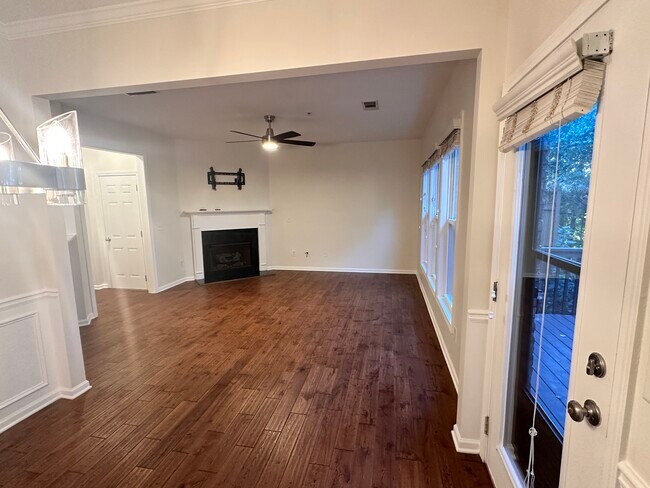 Foto del edificio - 1624 Caswell Pkwy