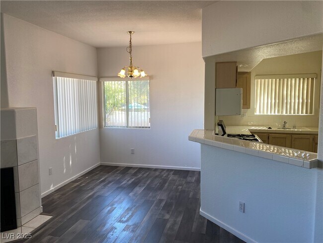Foto del edificio - 900 Heavenly Hill Ct
