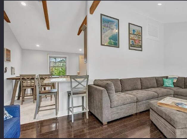 Foto del edificio - 1703 Webb St