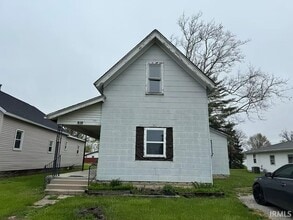 Building Photo - 818 E Main St