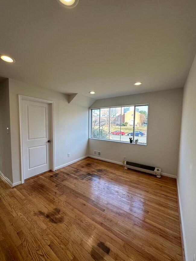 Foto del edificio - 604 N Vermont St