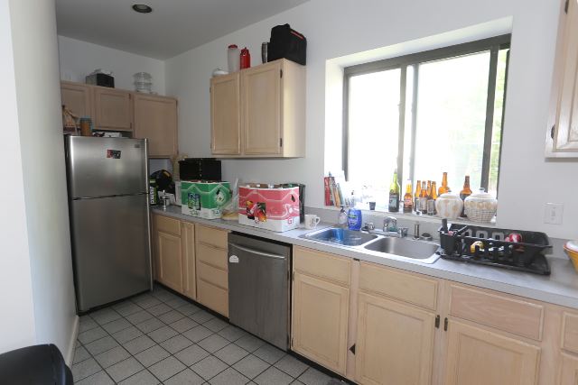Building Photo - 4537 N Greenview Ave