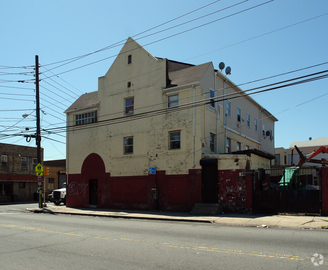 Building Photo - 175-181 South St