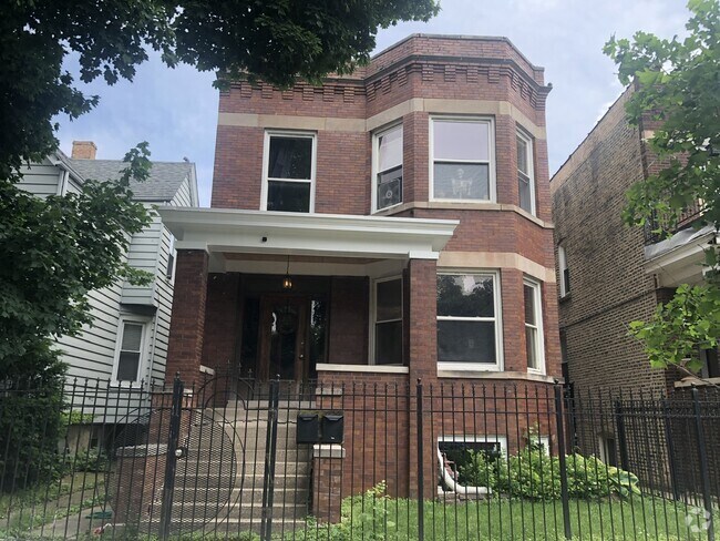 Building Photo - 2339 N Springfield Ave