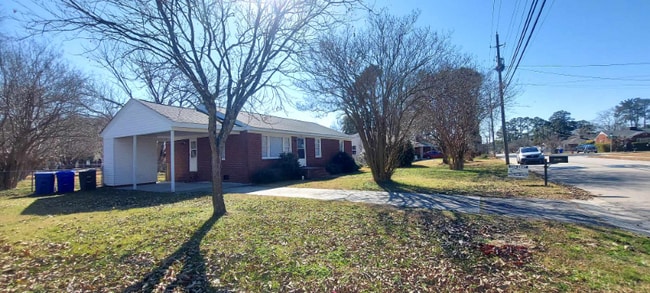 Photo - 1105 Cedar Ln House