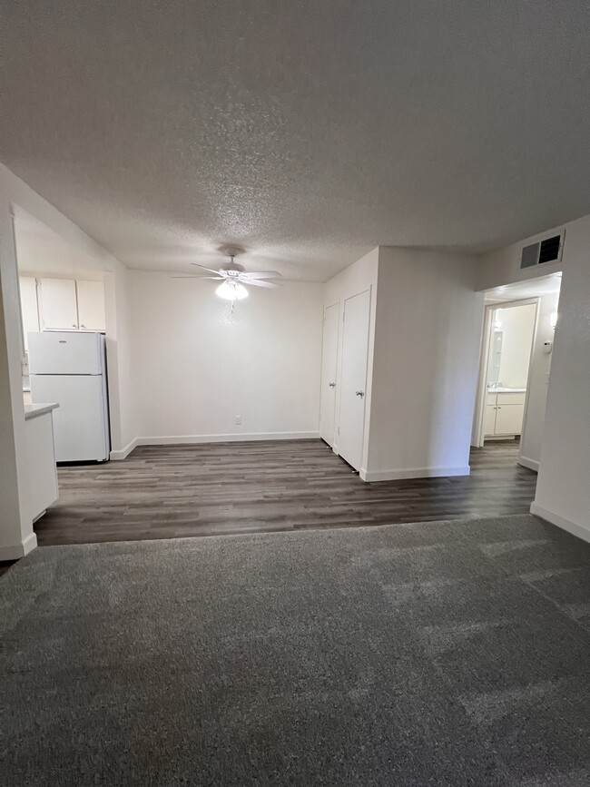 1x1 Upstsairs - Pacific Oaks Apartments