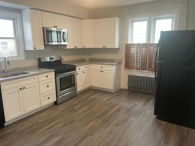 Photo - 387 Branch Ave Apartment