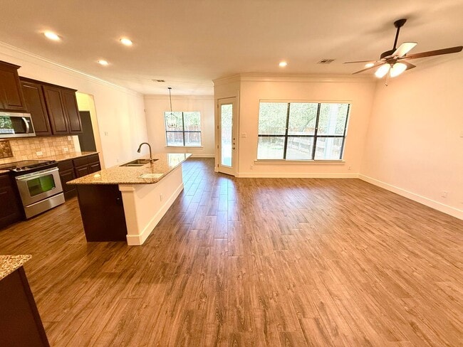 Building Photo - **APPLICATION RECEIVED** GORGEOUS 4 Bedroo...