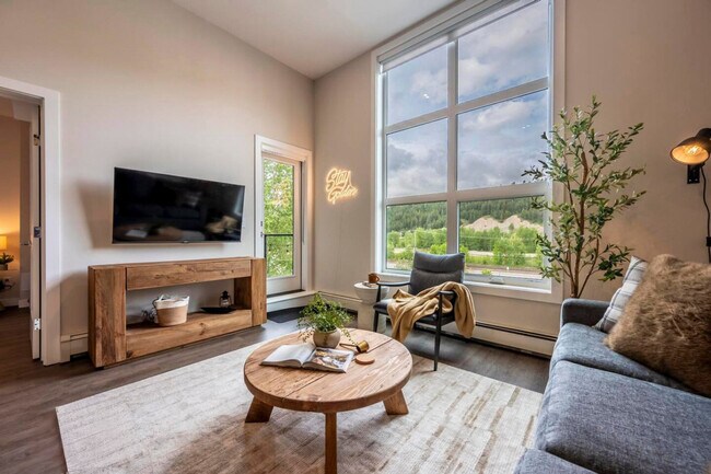 Photo du bâtiment - 901-907 7 St N