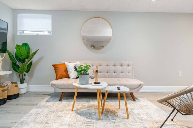 Building Photo - 11 Linwood St