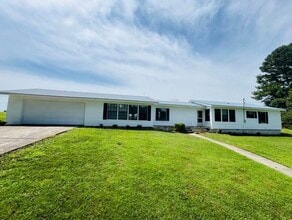 Building Photo - 572 Lexington Dr