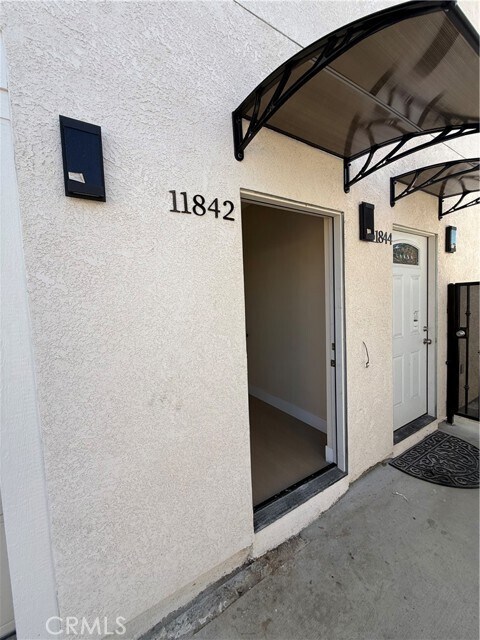 Foto del edificio - 11842 Hollyview Dr