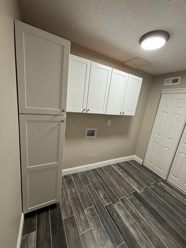 Building Photo - 3229 Summerhill Ln
