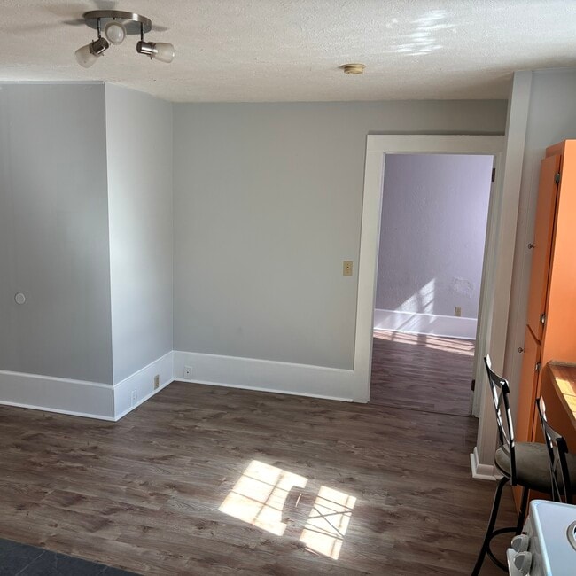 Building Photo - 603 Canal Dr