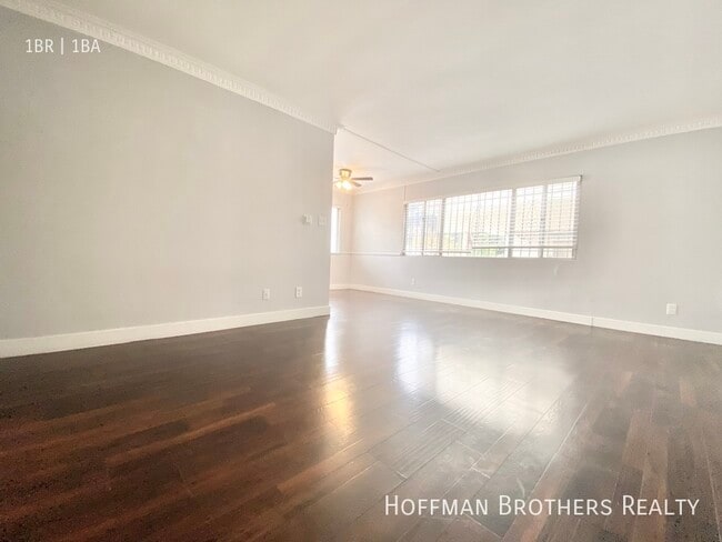 Foto del edificio - 5716 La Mirada Ave