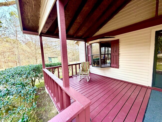 Building Photo - 8223 Center Hill Rd