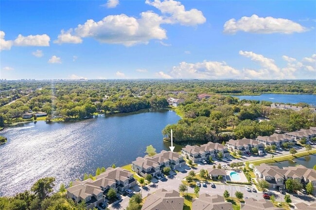 Foto del edificio - 1950 Lake Ridge Blvd