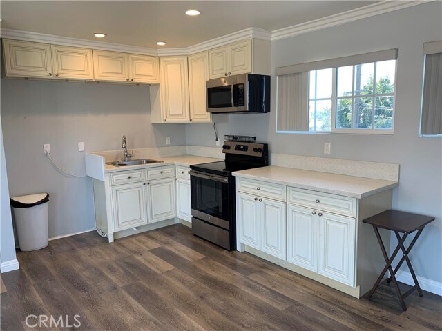Building Photo - 14490 San Bruno Dr