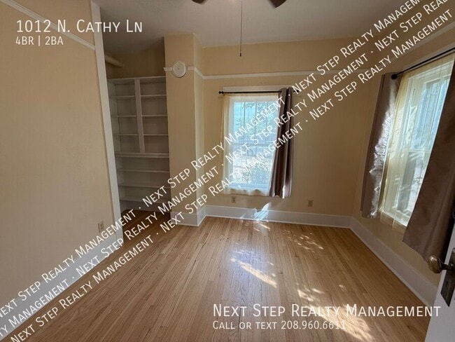 Building Photo - 1012 N Cathy Ln