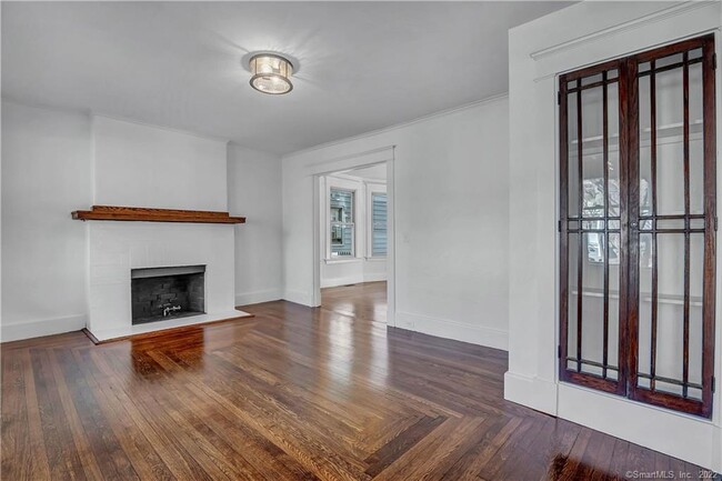 Foto del edificio - 928 Elm St