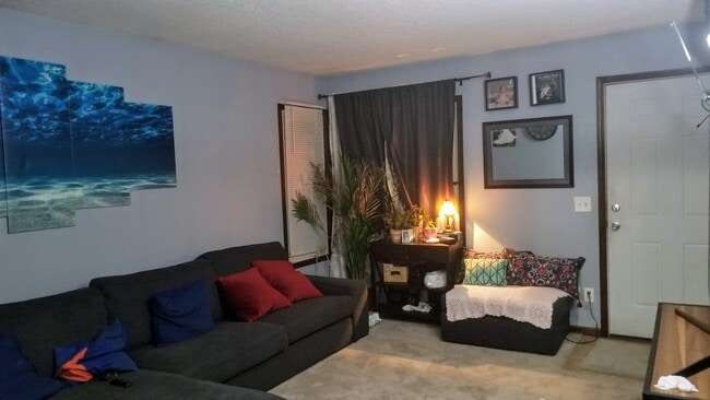 Foto del edificio - 13405 Arrowhead St NW