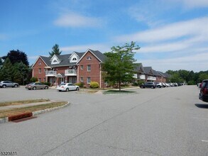 Building Photo - 28 Jane Dr