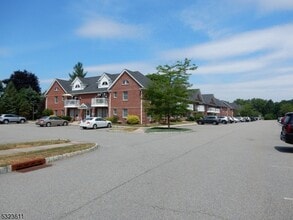 Building Photo - 28 Jane Dr