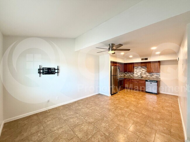 Foto del edificio - 6206 E Glencove St