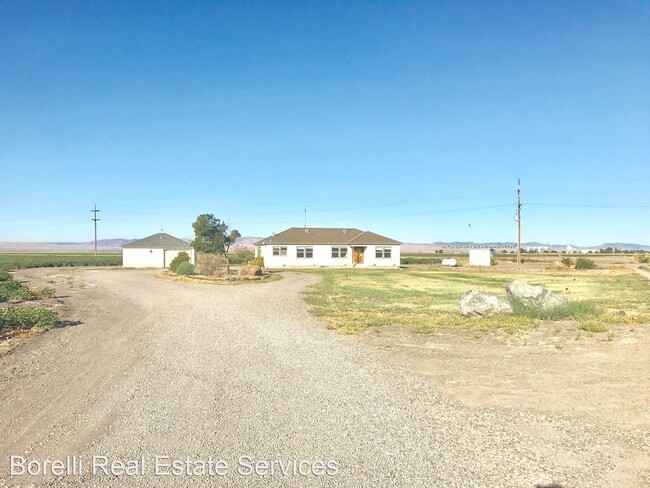 Building Photo - 2 br, 3 bath House - 46941 W. Miller Ave.
