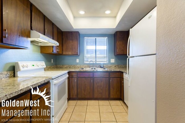 Building Photo - Spacious 2Bdm 2Ba Condo at LakeBrook Villas