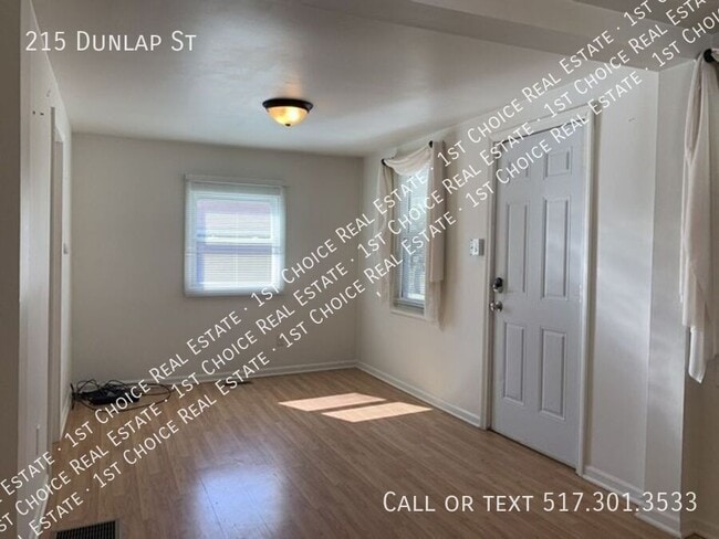 Building Photo - 215 Dunlap St