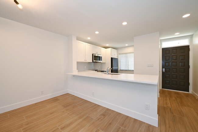 Building Photo - 3050 Presidential Way