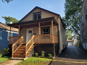 Building Photo - 1820 Crain St