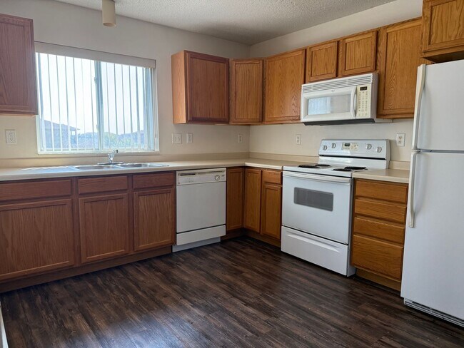 Building Photo - 4431 Calico Dr S