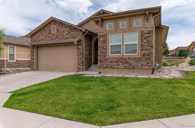 Foto del edificio - 495 Pasada Way