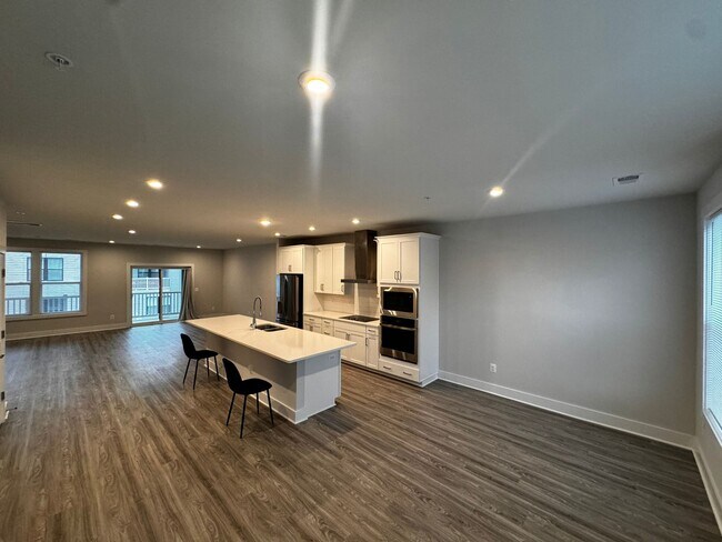 Building Photo - 654 Noush Ct