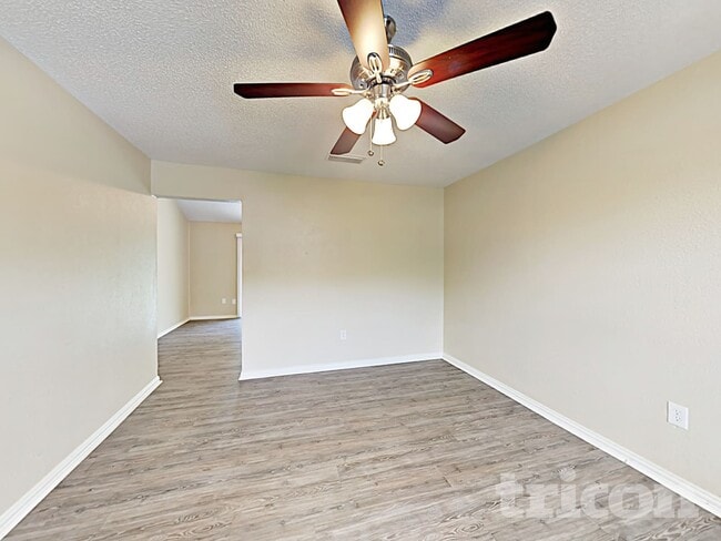 Foto del edificio - 1308 E Timberview Ln