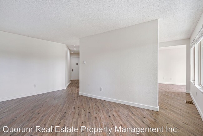 Building Photo - 23501 Lakeview Dr