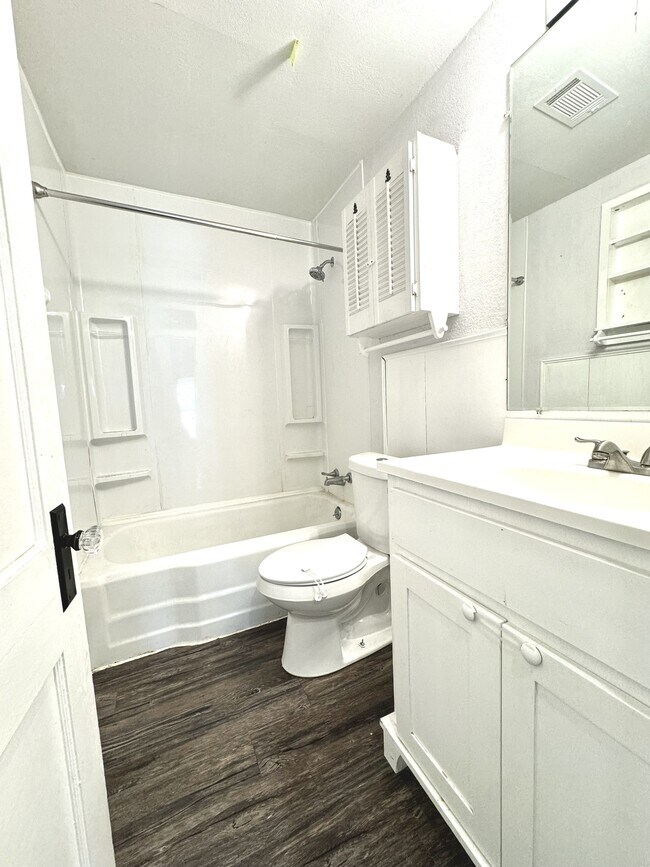 Foto del edificio - 1326 Hillcrest St