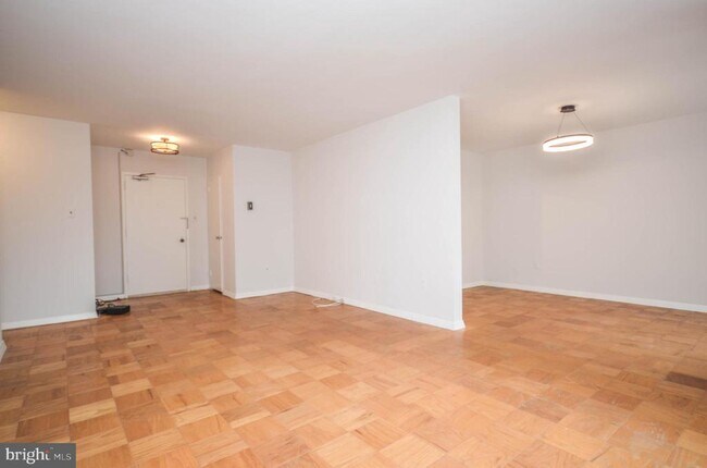 Foto del edificio - 3001 Veazey Terrace NW