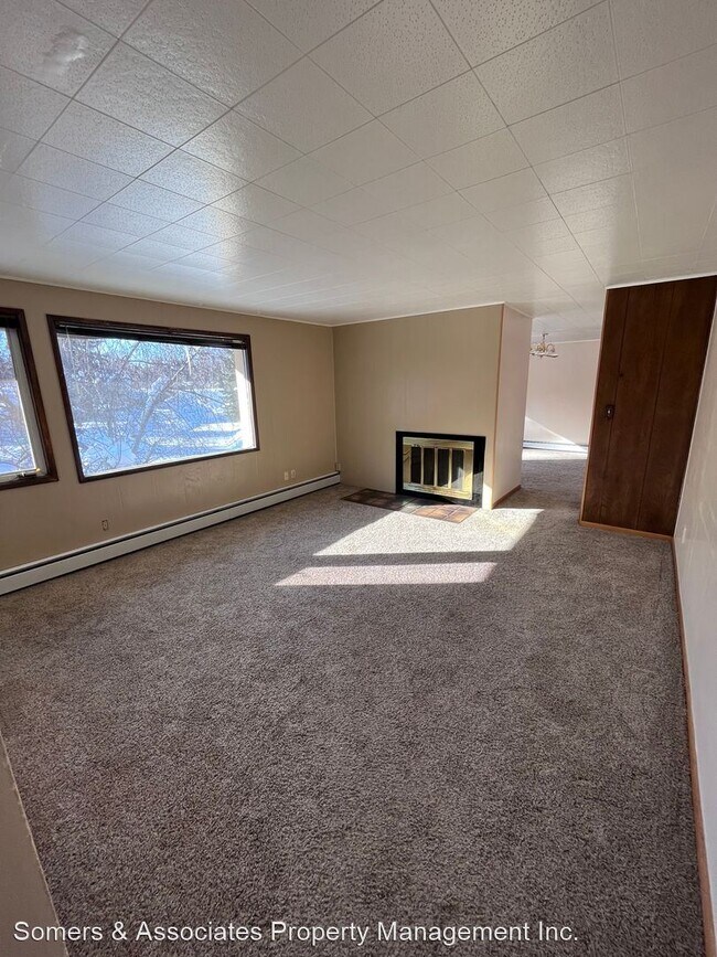 Building Photo - 3 br, 1 bath House - 665 Gradelle Ave