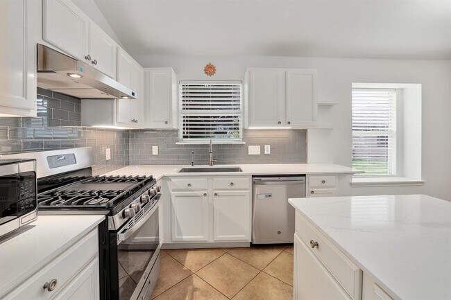 Building Photo - 2728 Breezy Point Cove