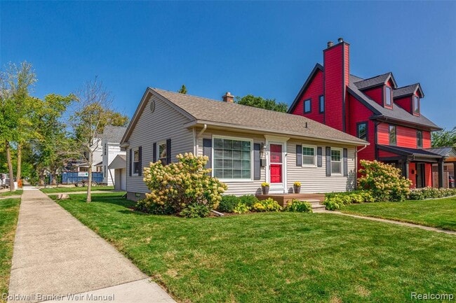 Building Photo - 223 Catalpa Dr