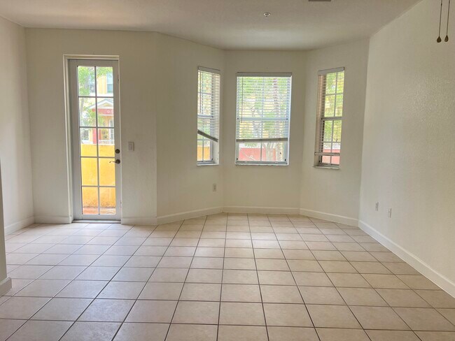 Building Photo - 3804 Shoma Dr
